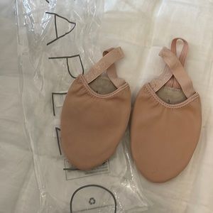 Capezio large pirouette canvas shoes size large nwt nude color